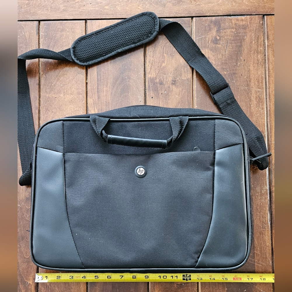 HP Laptop Messenger Bag Black Approximately 16 x 12 inches OBO